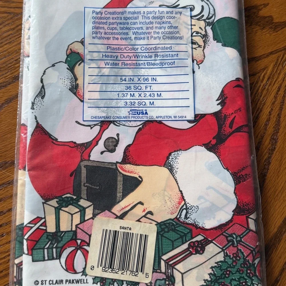 90s Party Creations Santa Christmas Plastic Tablecloth 54x96